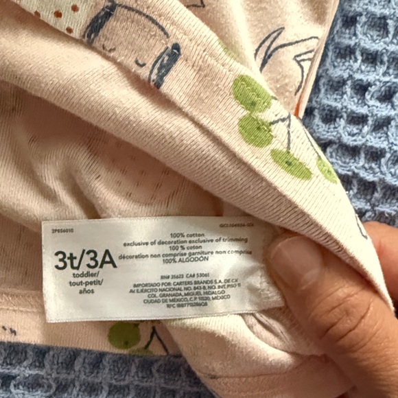 Carters Matching Set PJs - 3T - Picture 4 of 11